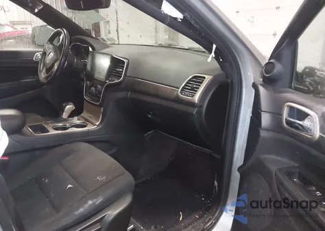 2017 Jeep Grand Cherokee Laredo 4X4 from USA, damaged, VIN 1C4RJFAG9HC777371